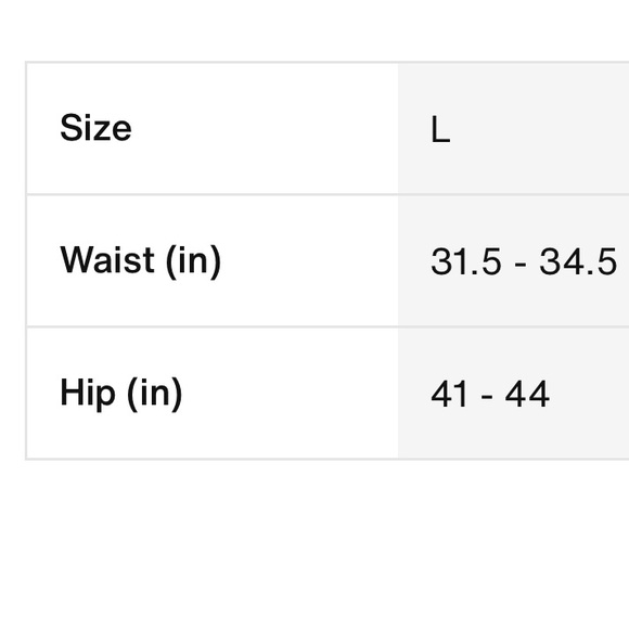 Nike Athletic High-Waisted Black 8" Biker Shorts with Pockets Women Size Large - Picture 9 of 9